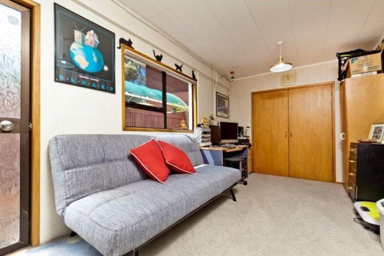 Photo of property in 1/30 Manly Esplanade, Browns Bay, Auckland, 0630