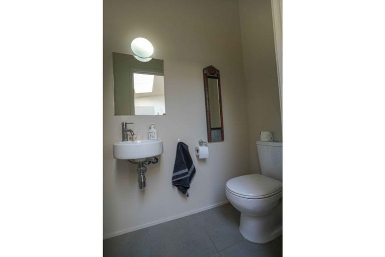 Photo of property in 9/2 Onslow Road, Khandallah, Wellington, 6035