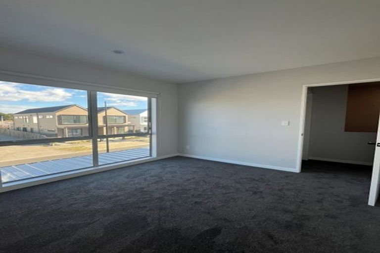 Photo of property in 13 Yellow Pear Lane, Karaka, 2578