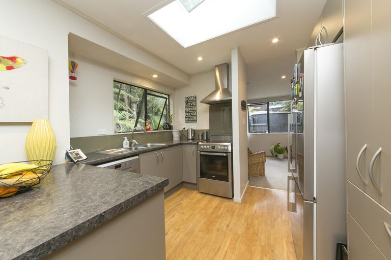 Photo of property in 420 Scenic Drive, Waiatarua, Auckland, 0612