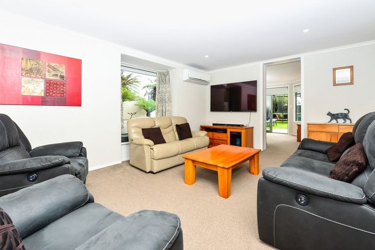 Photo of property in 37 Glen Lynne Avenue, Queenwood, Hamilton, 3210