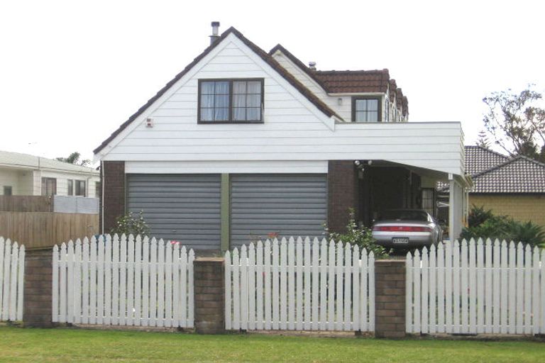 Photo of property in 5 Tawa Road, Te Atatu Peninsula, Auckland, 0610
