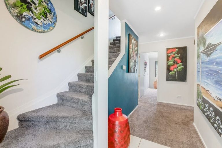 Photo of property in 12 Mariner Drive, Gulf Harbour, Whangaparaoa, 0930