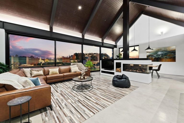 Photo of property in 104 Stoneridge Terrace, Whitford, Manurewa, 2576