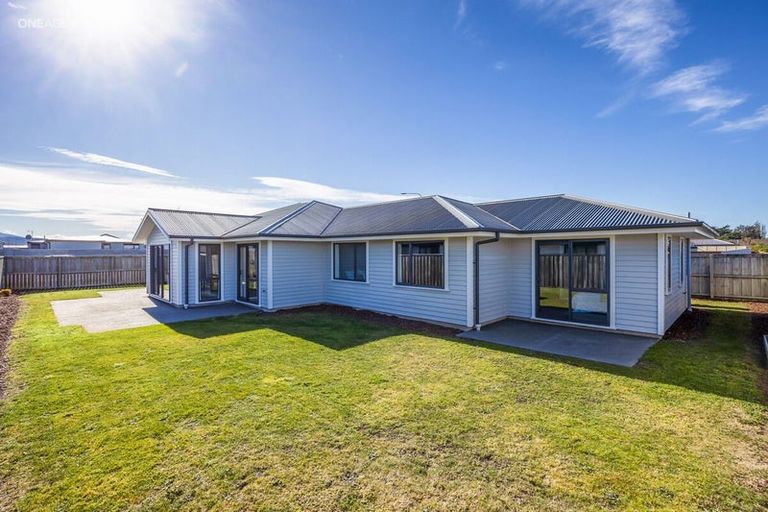 Photo of property in 75 Kippenberger Avenue, Rangiora, 7400