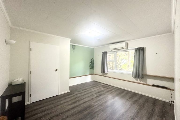 Photo of property in 89 Thurleigh Grove, Karori, Wellington, 6012