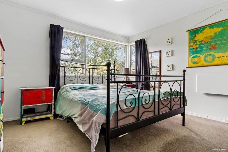 Photo of property in 2 Longreach Drive, Sunnyvale, Auckland, 0612