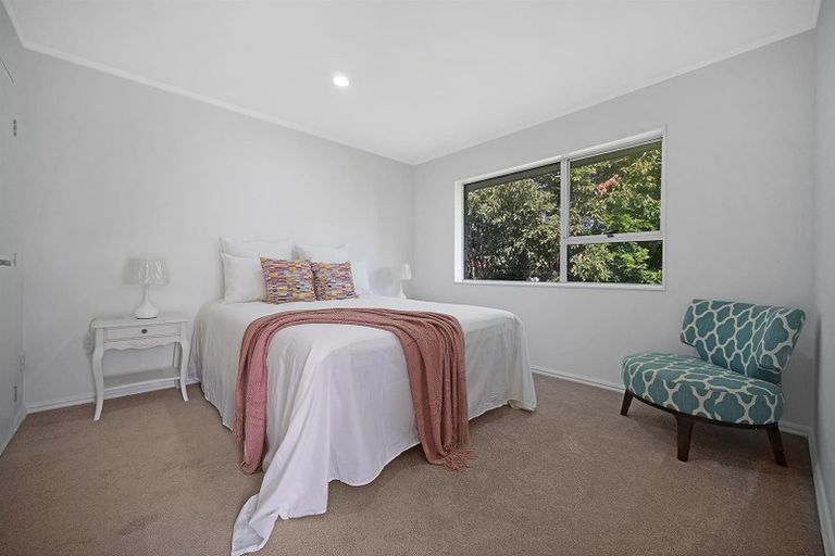 Photo of property in 2/10 Woodvale Road, Glen Eden, Auckland, 0602