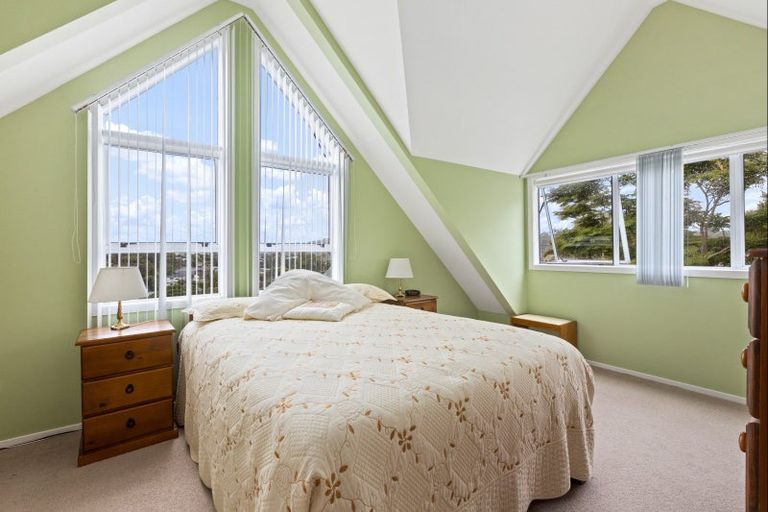 Photo of property in 83 Stillwater Crescent, Stillwater, Silverdale, 0993