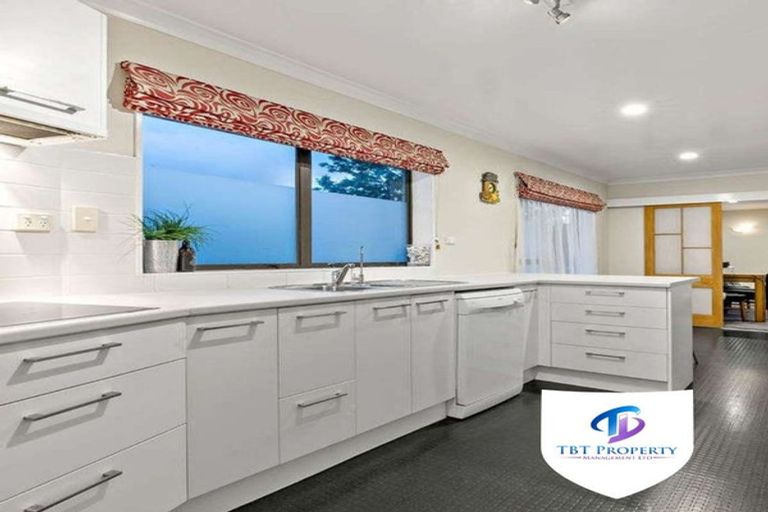 Photo of property in 40 St Annes Crescent, Wattle Downs, Auckland, 2103