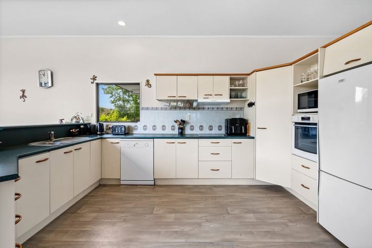 Photo of property in 29 Pataua Road North, Whareora, Whangarei, 0175