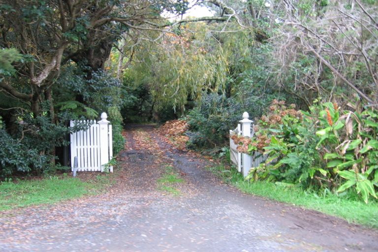 Photo of property in 23 Rahui Road, Greenhithe, Auckland, 0632
