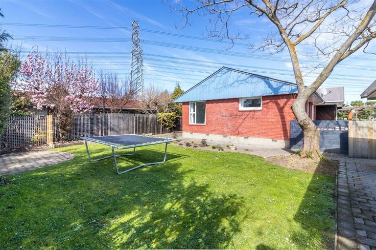 Photo of property in 316 Memorial Avenue, Burnside, Christchurch, 8053