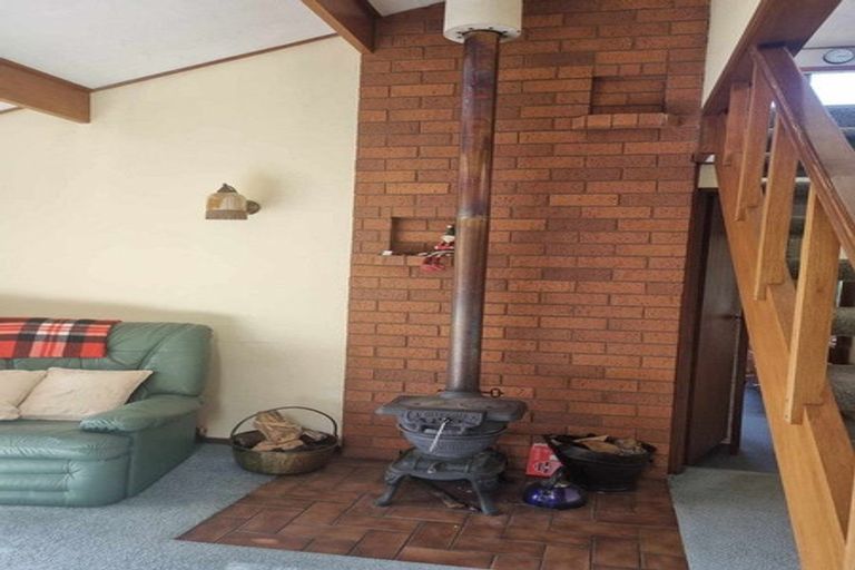 Photo of property in 12 Heuchan Lane, Wanaka, 9305