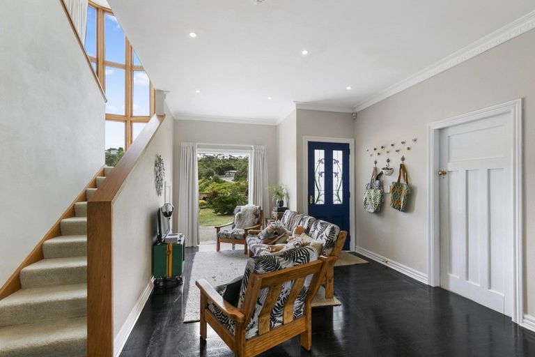 Photo of property in 83 Houghton Bay Road, Houghton Bay, Wellington, 6023