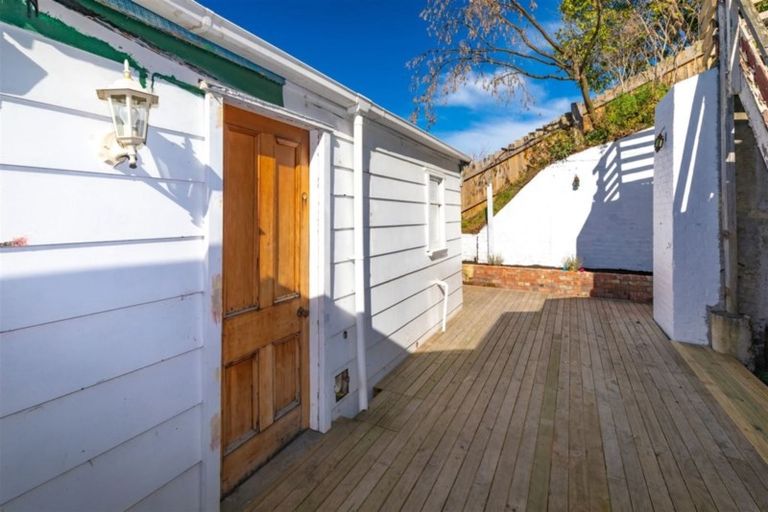 Photo of property in 27 Voelas Road, Lyttelton, 8082