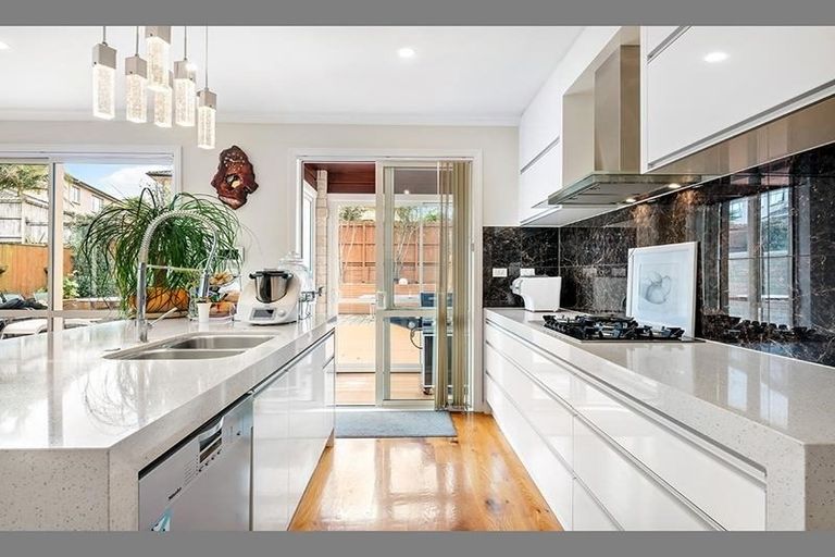 Photo of property in 5 Kilkelly Avenue, Pinehill, Auckland, 0632