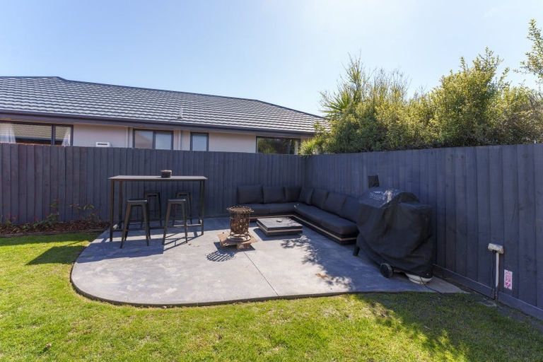 Photo of property in 28 Hawkins Place, Rangiora, 7400