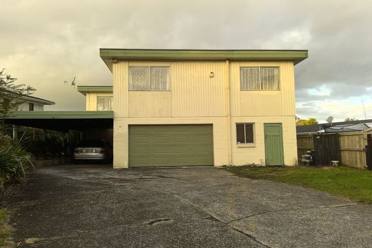 Photo of property in 21 Rosewarne Crescent, Glendene, Auckland, 0602