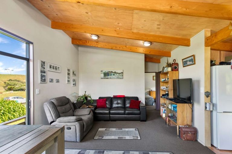 Photo of property in 97 Mowhanau Drive, Kai Iwi, Whanganui, 4574