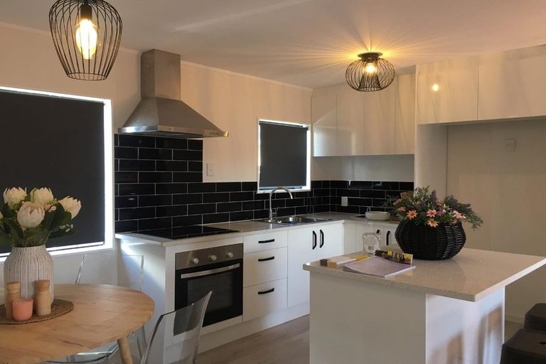 Photo of property in 19 Kennington Drive, Clendon Park, Auckland, 2103