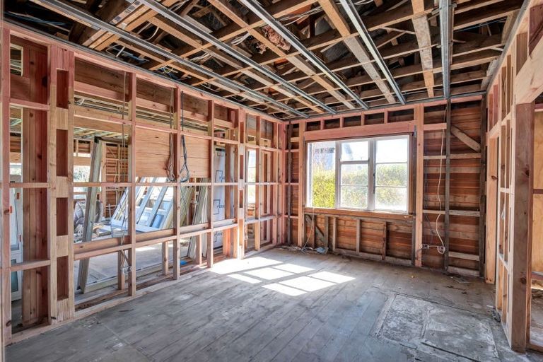 Photo of property in 45 Collingwood Street, Eltham, 4322