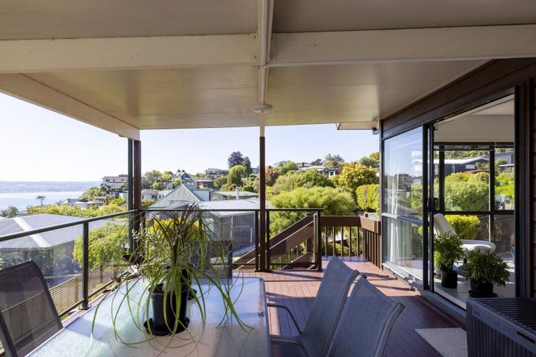 Photo of property in 1 Scenic Heights, Acacia Bay, Taupo, 3330