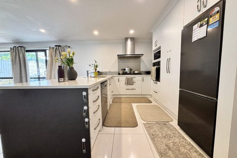 Photo of property in 8 Parkgrove Crescent, Pokeno, 2402