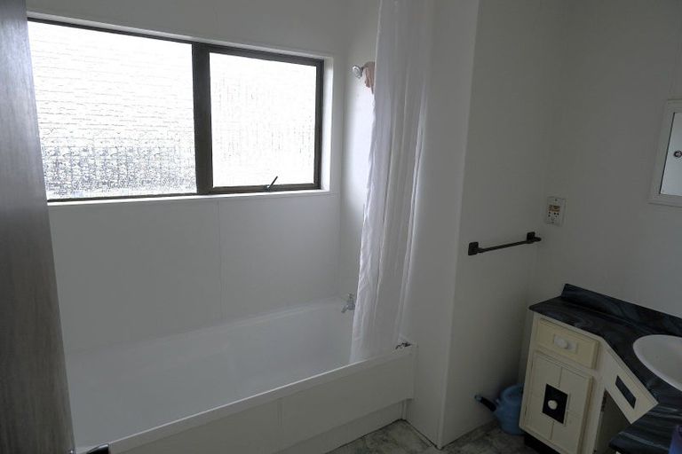 Photo of property in 14 Anna Place, Hilltop, Taupo, 3330