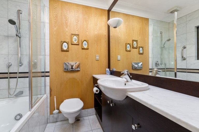 Photo of property in 10/318 Oriental Parade, Oriental Bay, Wellington, 6011