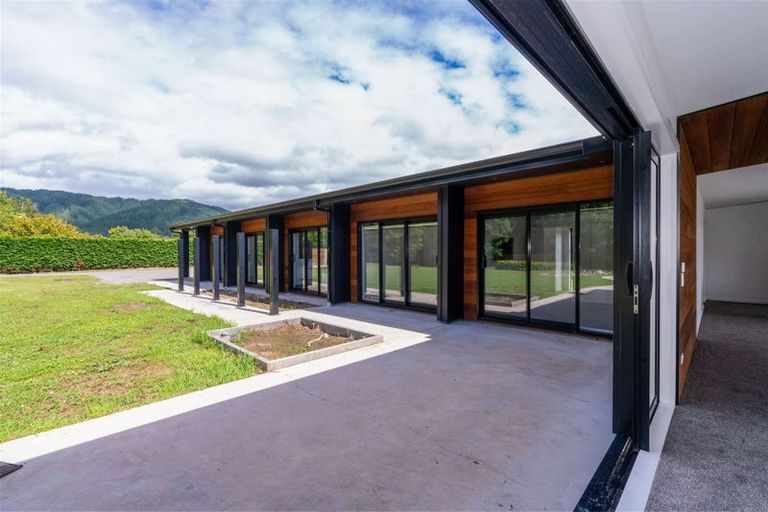 Photo of property in 38a Pohutukawa Drive, Levin, 5571