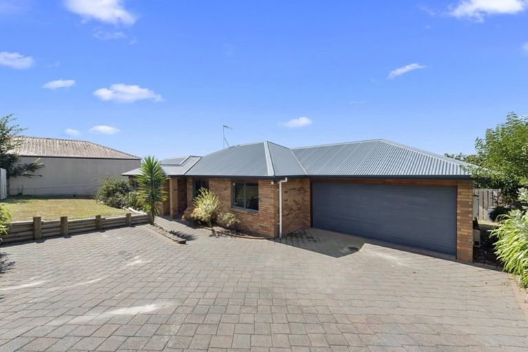 Photo of property in 57 Forest Lake Road, Forest Lake, Hamilton, 3200