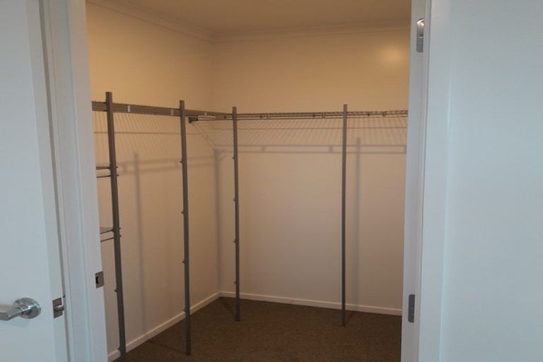 Photo of property in 112 Kaurinui Crescent, One Tree Point, 0118