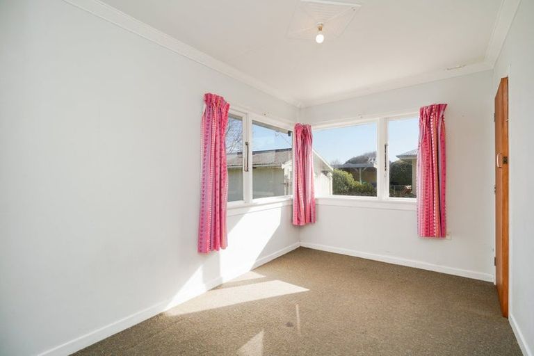Photo of property in 16 Adamson Crescent, Glengarry, Invercargill, 9810