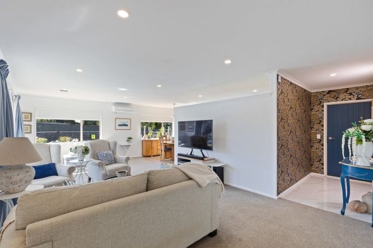 Photo of property in 1/122 Clawton Street, Westown, New Plymouth, 4310