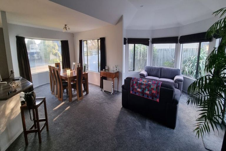 Photo of property in 7 Monterey Place, Parklands, Christchurch, 8083