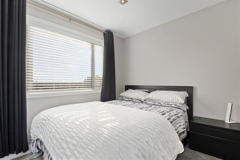 Photo of property in 28b Bluefin Way, West Harbour, Auckland, 0618