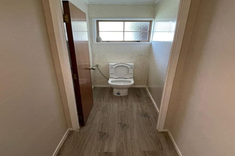 Photo of property in 2 Fitzwater Place, Henderson, Auckland, 0612