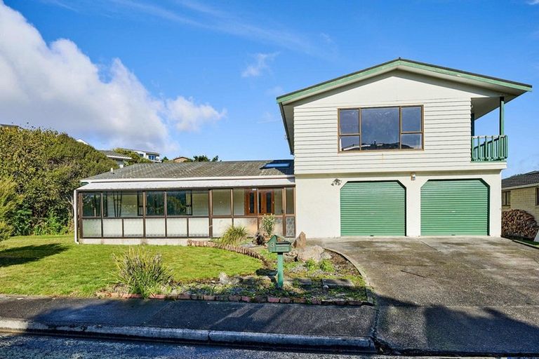 Photo of property in 3 Naver Place, Papakowhai, Porirua, 5024