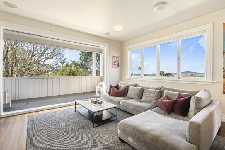 Photo of property in 73 Hinemoa Street, Birkenhead, Auckland, 0626