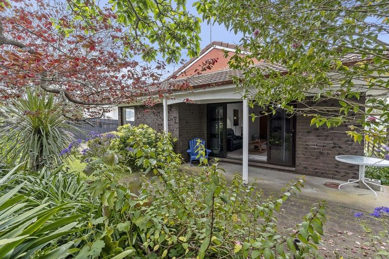 Photo of property in 2/3 Frances Street, Manurewa, Auckland, 2102