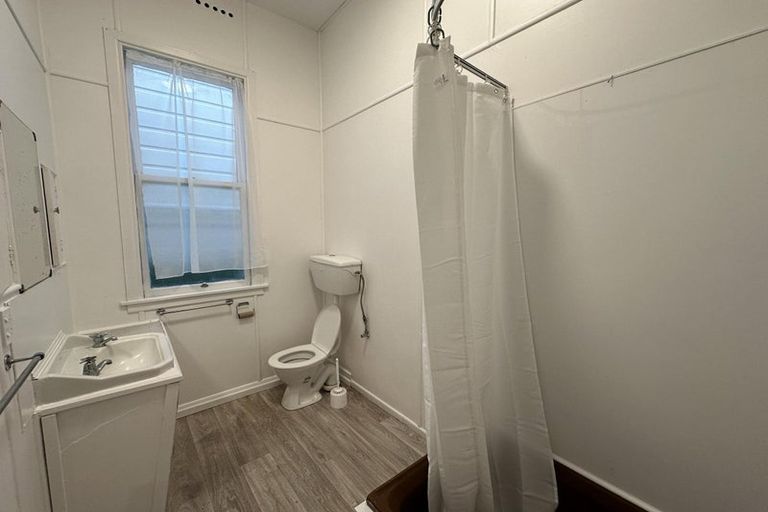 Photo of property in 22 Lawrence Street, Newtown, Wellington, 6021