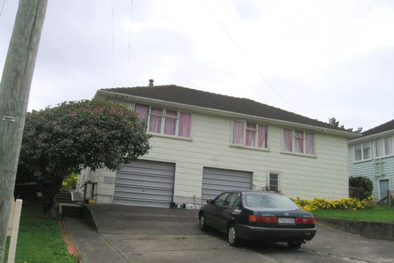Photo of property in 66 Tremewan Street, Tawa, Wellington, 5028