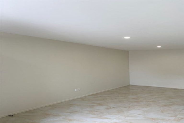 Photo of property in 2/4 Betwin Avenue, Sockburn, Christchurch, 8042