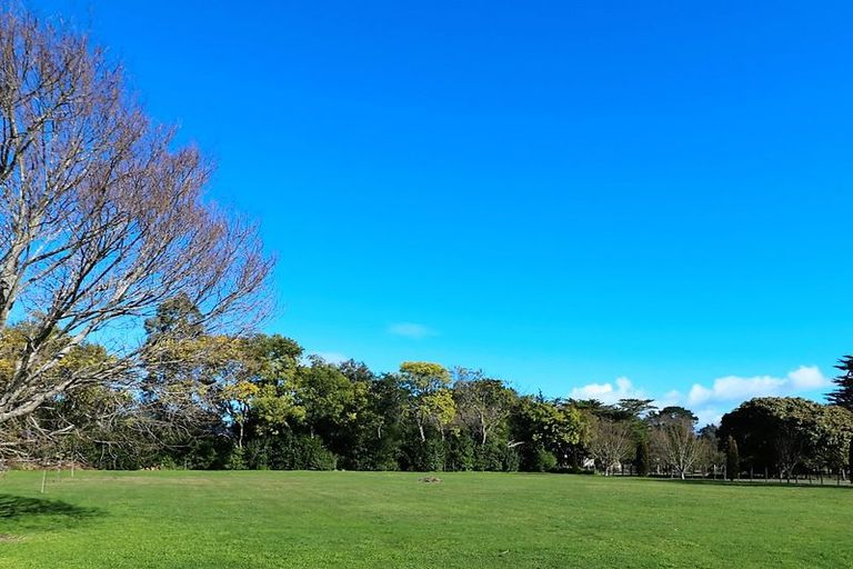 Photo of property in 64 Richmond Road, Carterton, 5713