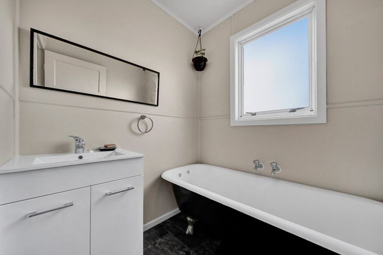 Photo of property in 26 Conway Road, Eltham, 4322