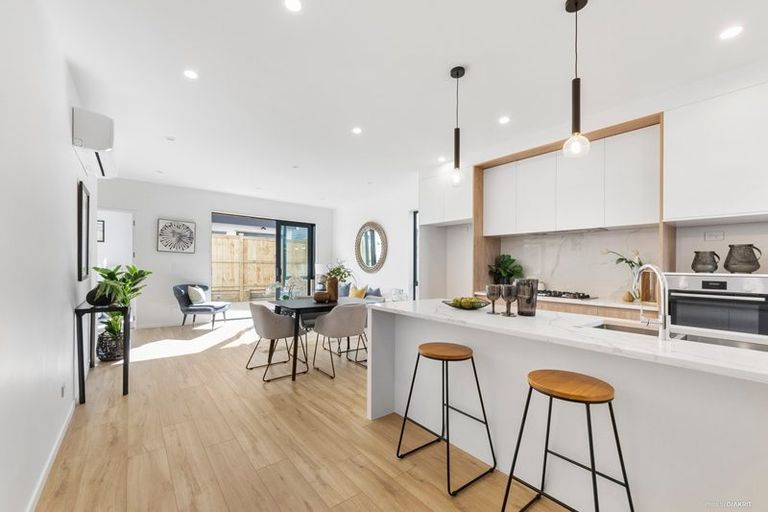 Photo of property in 2 Rothwell Place, Sunnyhills, Auckland, 2010