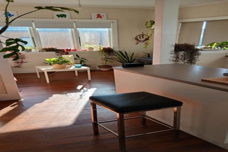 Photo of property in 2/12 Hewitts Road, Merivale, Christchurch, 8014