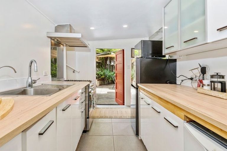 Photo of property in 7 Ferndale Drive, Snells Beach, 0920