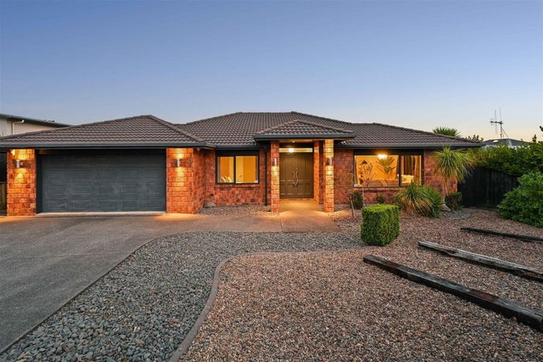 Photo of property in 14 Compton Grove, Huntington, Hamilton, 3210